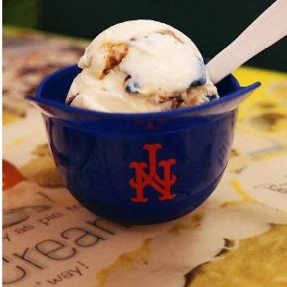 New York Mets MLB Mini Plastic Helmet 5 1/2" - Picture 2 of 3